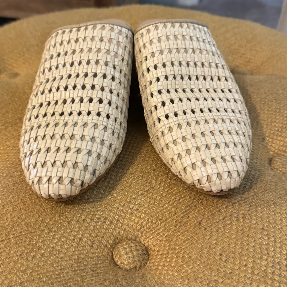 Women's Kannas Mule 7 neutral woven material